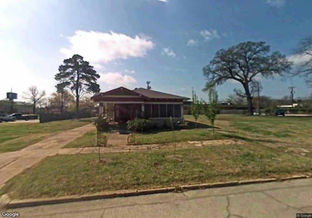 920 W Woodard St, Denison, TX 75020 - photo 1