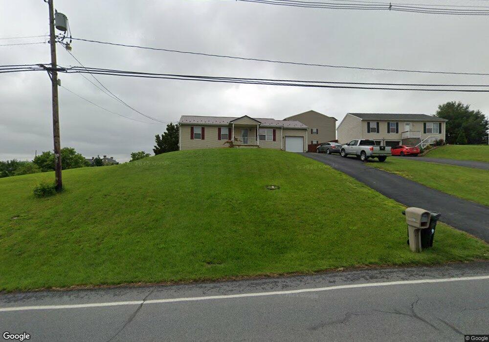 1120 Hollywell Ave, Chambersburg, PA 17201 - photo 1