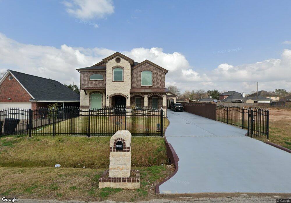 8325 Holiday Ln, Houston, TX 77075 - photo 1