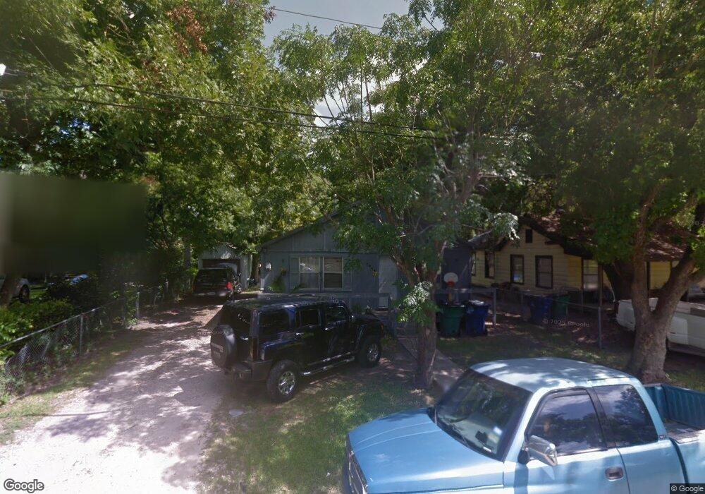 1014 W Phillips St, Alvin, TX 77511 - photo 1