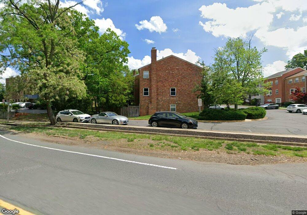 8152 Larkin Ln, Vienna, VA 22182 - photo 1