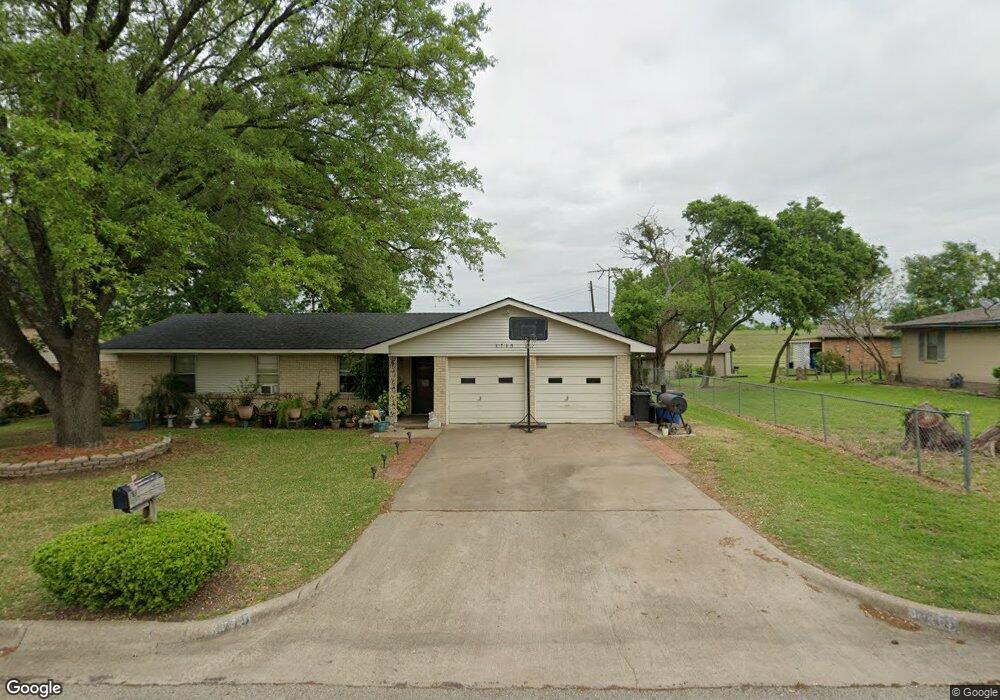 1715 Lyndale Dr, Ennis, TX 75119 - photo 1