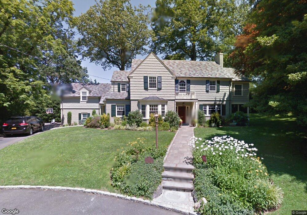 5 Ridge Cir, Manhasset, NY 11030 - photo 1