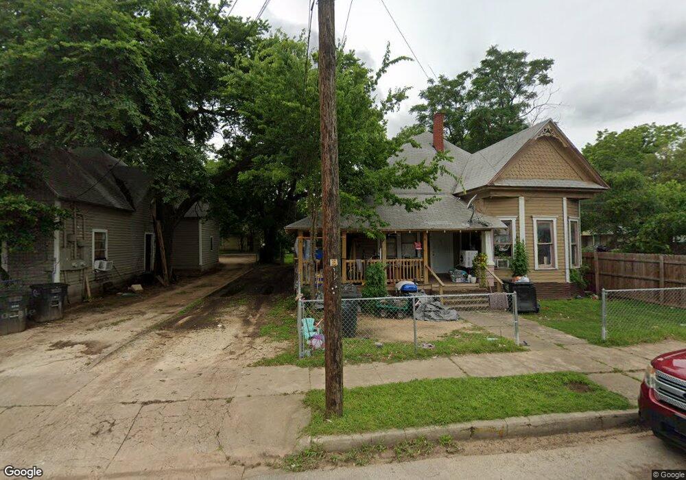 715 N Robinson St, Cleburne, TX 76031 - photo 1