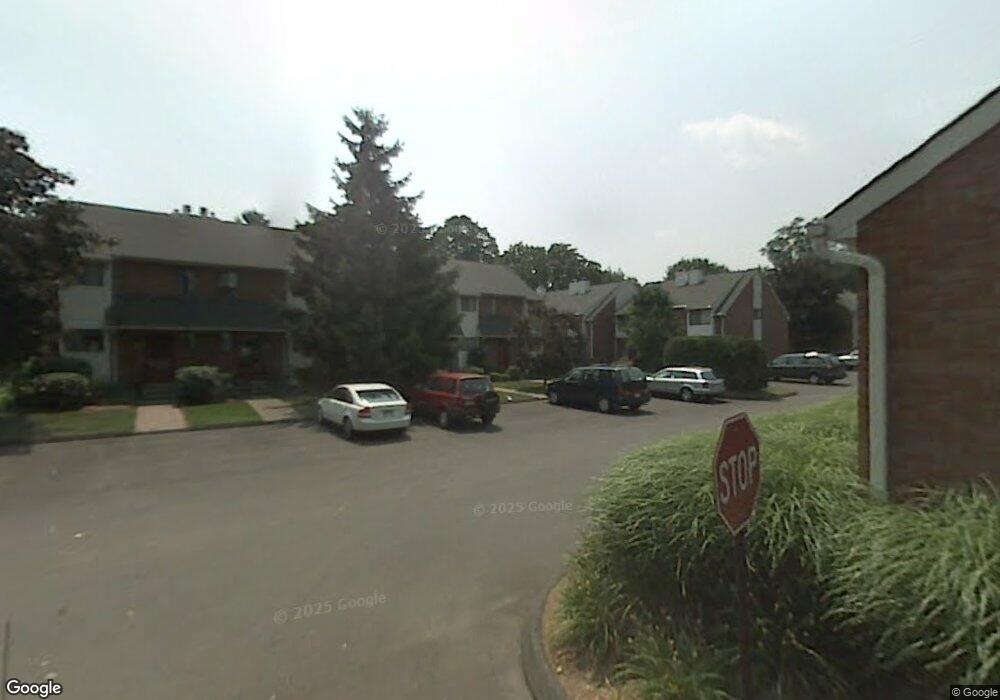 53 Danforth Ln, West Hartford, CT 06110 - photo 1