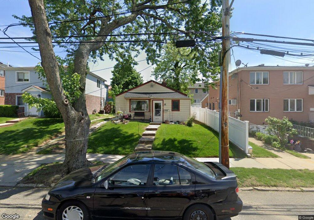 25512 58th Ave, Little Neck, NY 11362 - photo 1