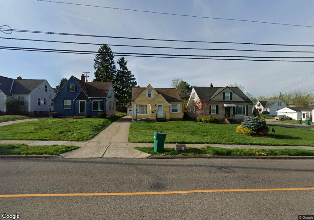 18704 Libby Rd, Maple Heights, OH 44137 - photo 1