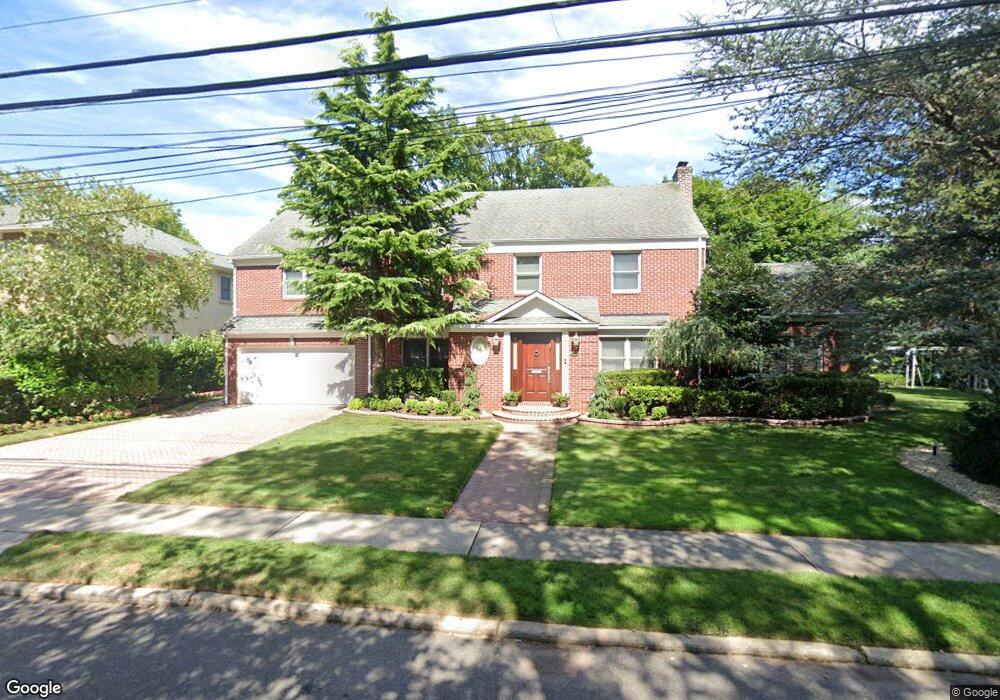 466 Arbuckle Ave, Cedarhurst, NY 11516 - photo 1