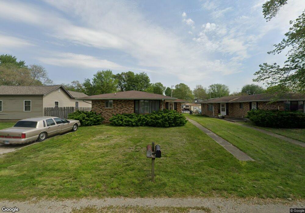 220 Frorer Ave, Lincoln, IL 62656 - photo 1