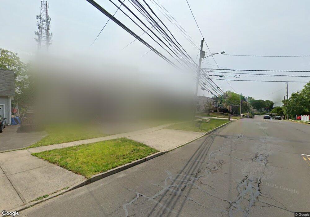 1348 Chopsey Hill Rd, Bridgeport, CT 06606 - photo 1