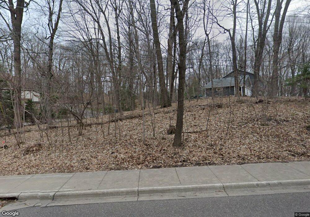 18724 Ridgewood Rd, Wayzata, MN 55391 - photo 1