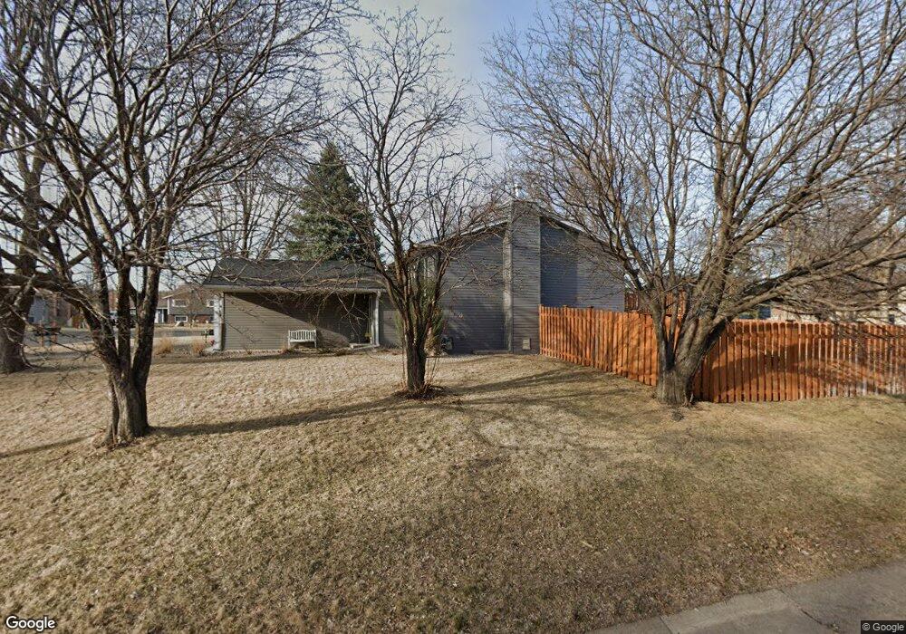 9614 Wellington Ln N, Maple Grove, MN 55369 - photo 1