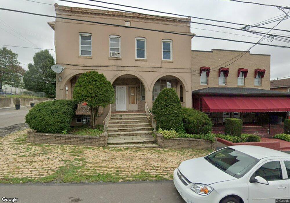 637 Carson St, Hazleton, PA 18201 - photo 1