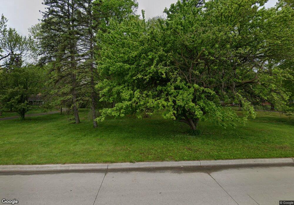 1377 N Linden Rd, Flint, MI 48532 - photo 1