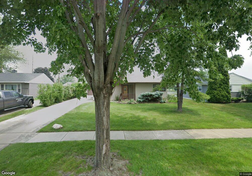 3302 Peacock Ln, Rolling Meadows, IL 60008 - photo 1