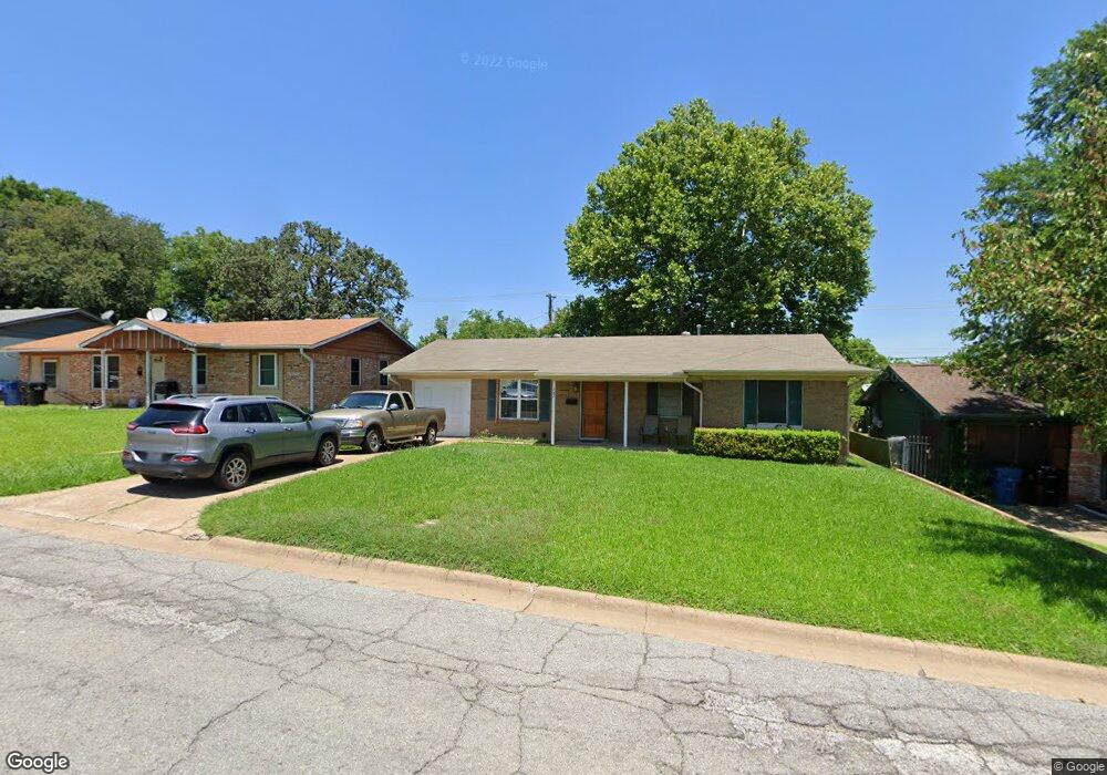 147 N Imperial Dr, Denison, TX 75020 - photo 1