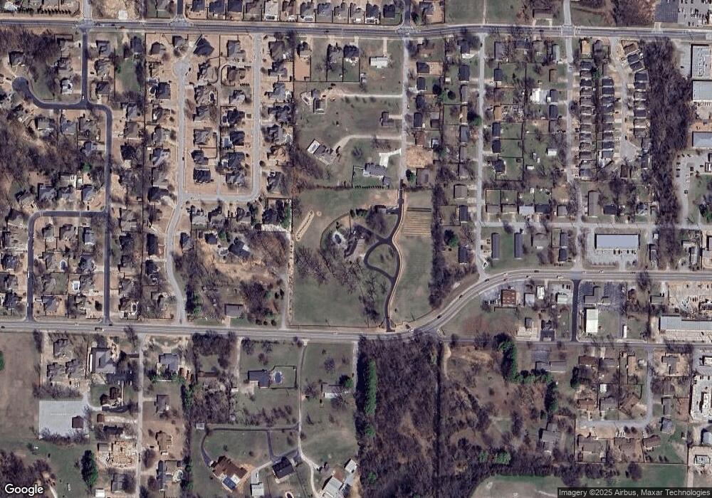 1404 SW 2nd St, Bentonville, AR 72712 - photo 1