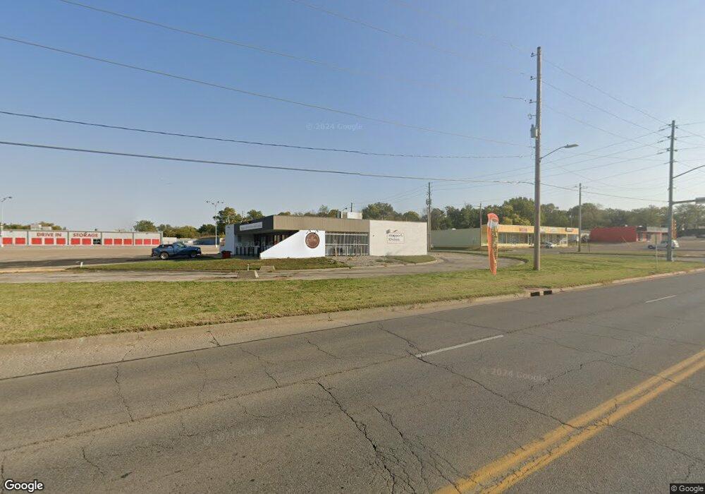 250 SE 29th St, Topeka, KS 66605 - photo 1