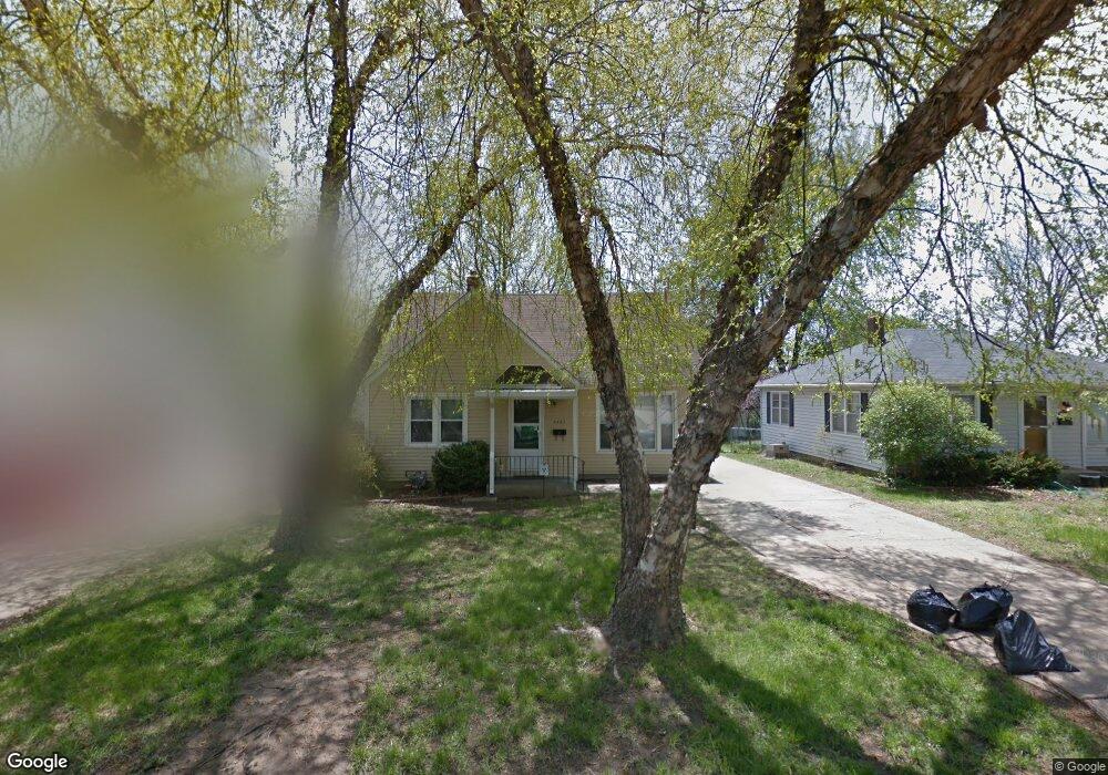 3827 SW Munson Ave, Topeka, KS 66604 - photo 1