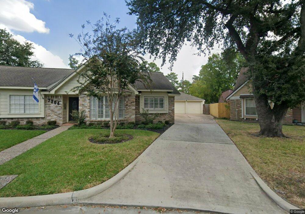 7306 Ridge Oak Dr, Houston, TX 77088 - photo 1