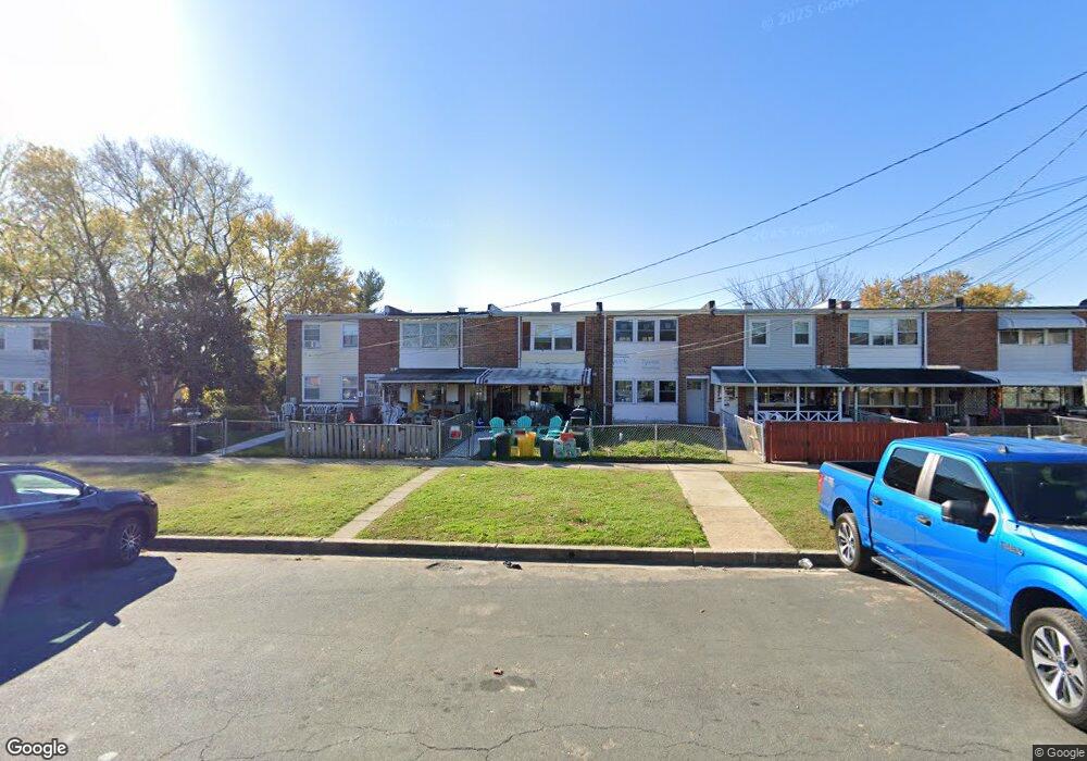 915 Winsap Ct, Halethorpe, MD 21227 - photo 1