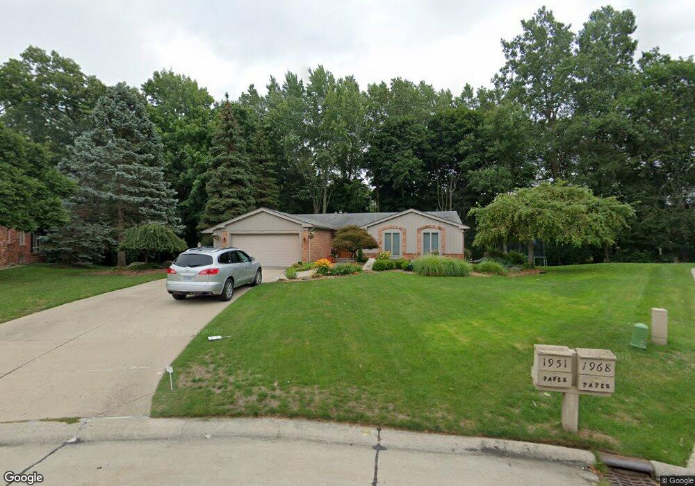 1951 Brookview Ct, Bloomfield Hills, MI 48304 - photo 1