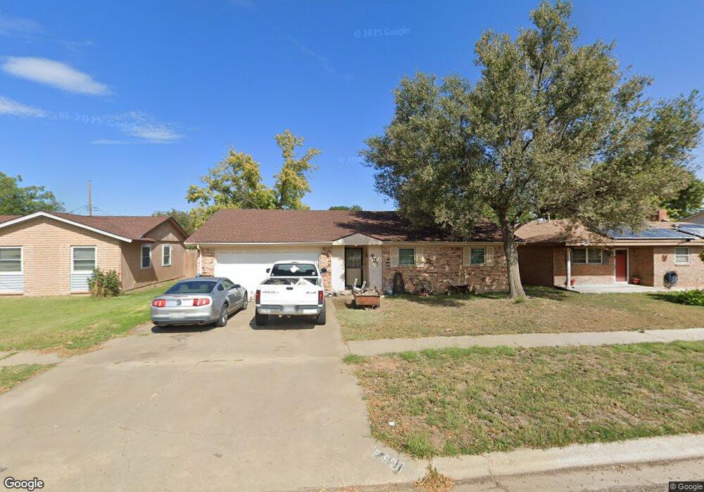 901 Hastings Dr, Dumas, TX 79029 - photo 1