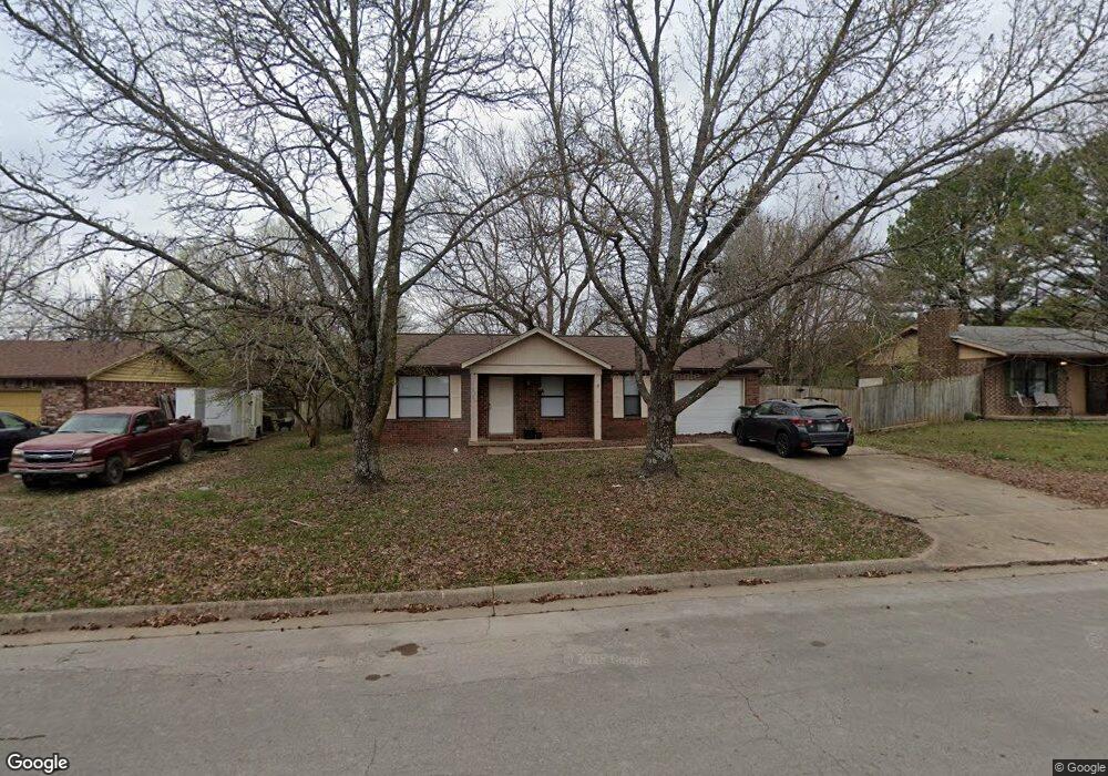 1023 S Emily Dr, Fayetteville, AR 72701 - photo 1