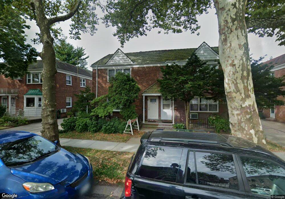 75-40 197th St unit 2 Fl, Fresh Meadows, NY 11366 - photo 1