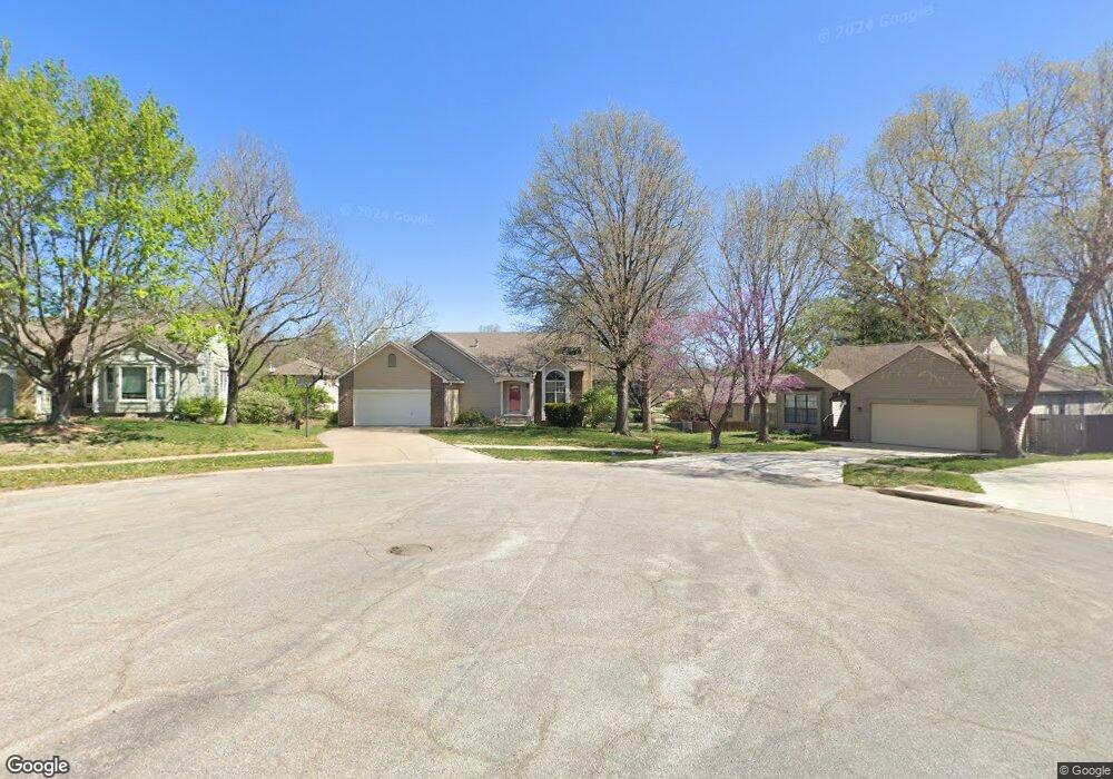 5608 SW Timberlake Ct, Topeka, KS 66614 - photo 1