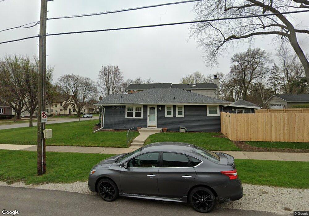 301 S Commonwealth Ave, Aurora, IL 60506 - photo 1