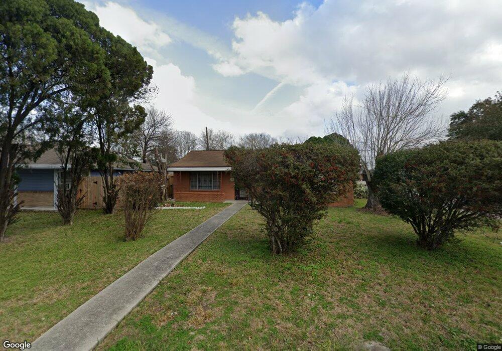 3079 Charter Oaks Dr, Houston, TX 77093 - photo 1