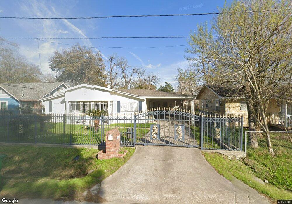 10128 Mcgallion Rd, Houston, TX 77076 - photo 1