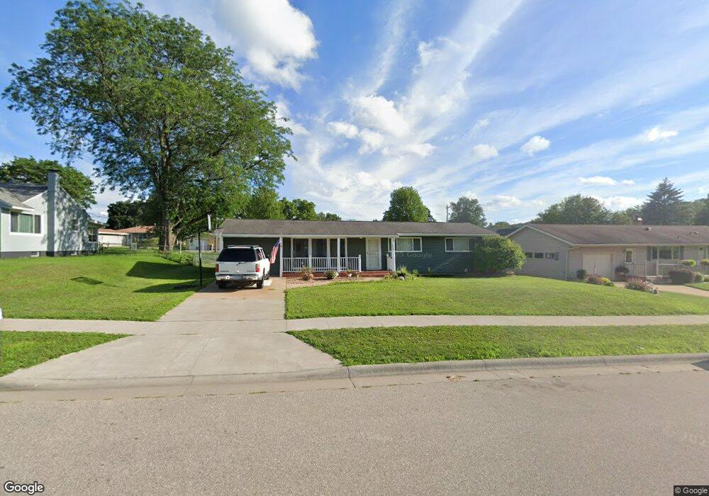 519 S 3rd St, La Crescent, MN 55947 - photo 1