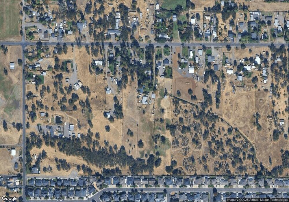 513 Wilson Rd, Central Point, OR 97502 - photo 1