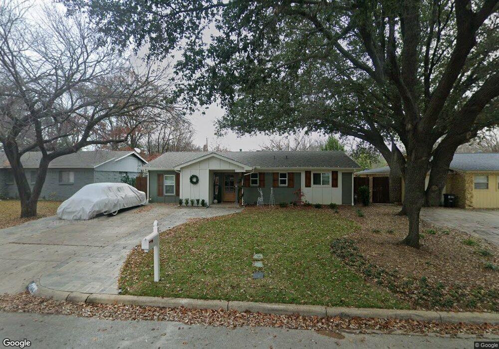 540 Livingston Dr, Hurst, TX 76053 - photo 1