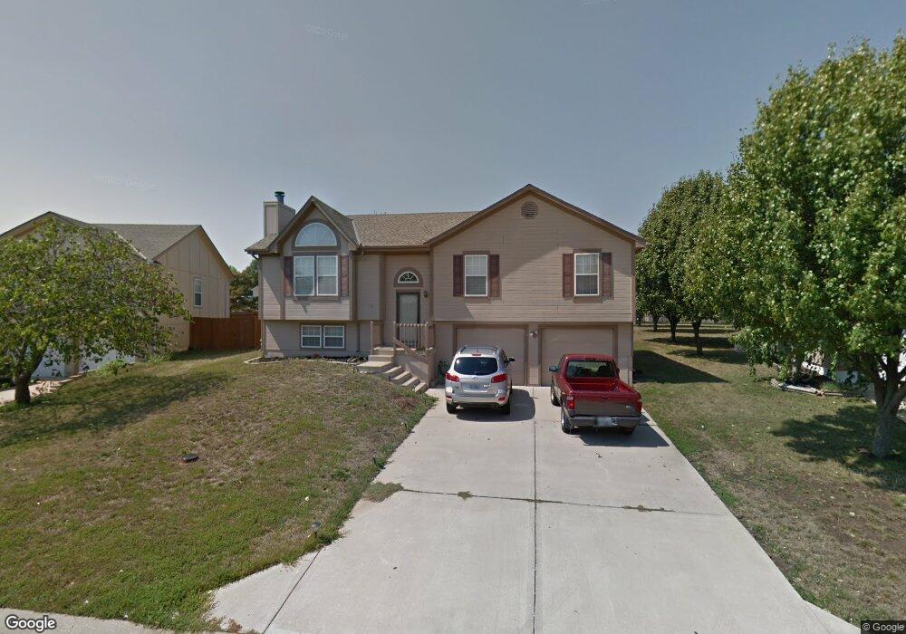 414 Cheyene Dr, Raymore, MO 64083 - photo 1