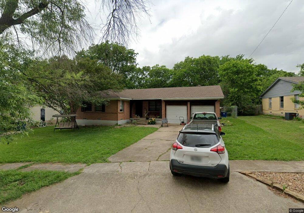 558 Lakeshore Dr, Ennis, TX 75119 - photo 1