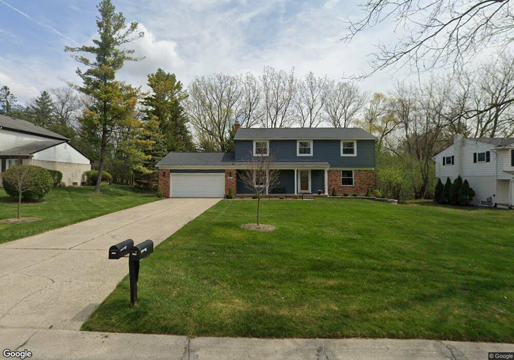 1915 Hickory Bark Ln, Bloomfield Hills, MI 48304 - photo 1