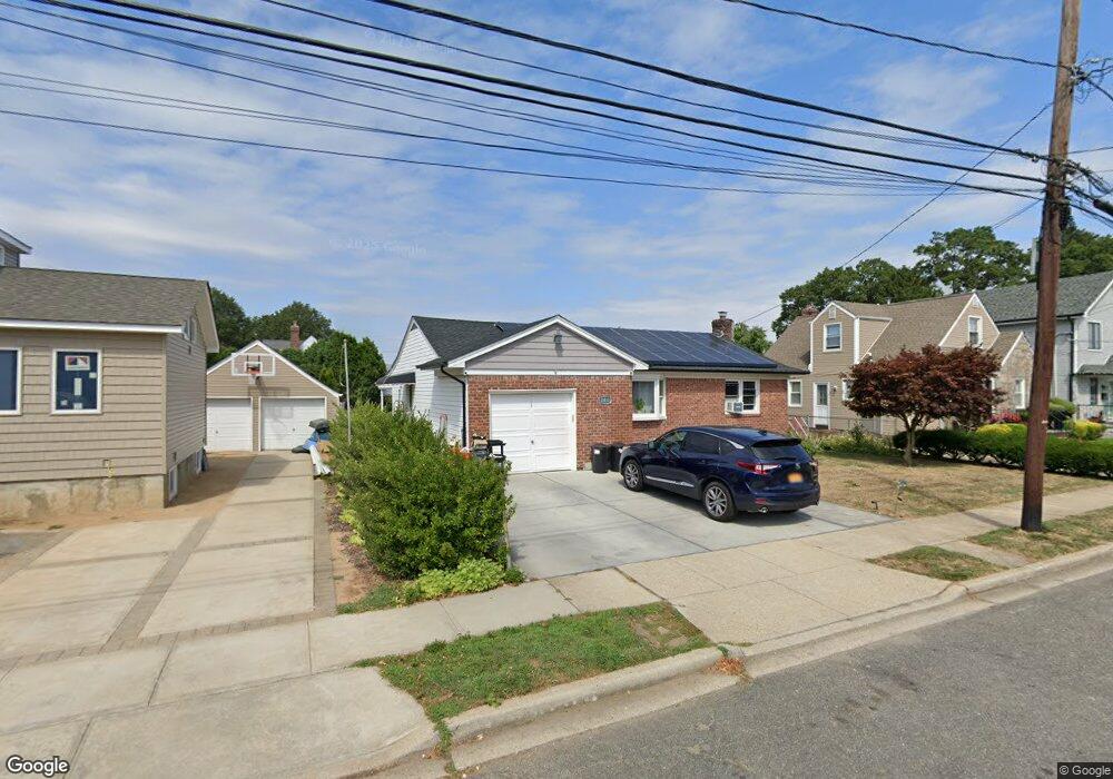 246 Ribbon St, Franklin Square, NY 11010 - photo 1