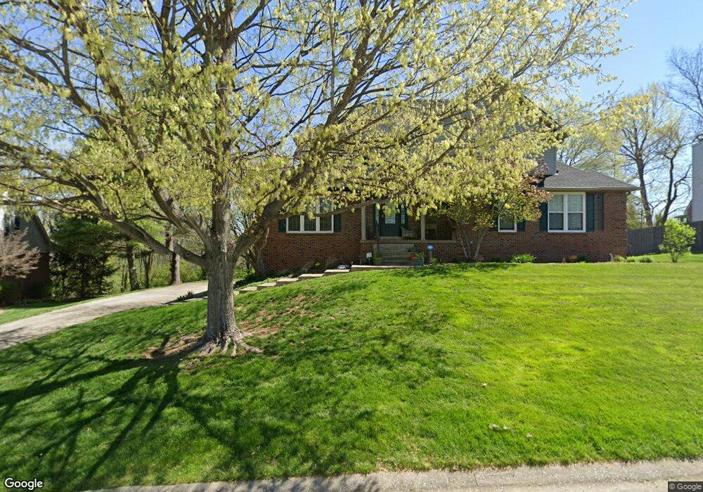 807 Isaac Shelby Cir E, Frankfort, KY 40601 - photo 1