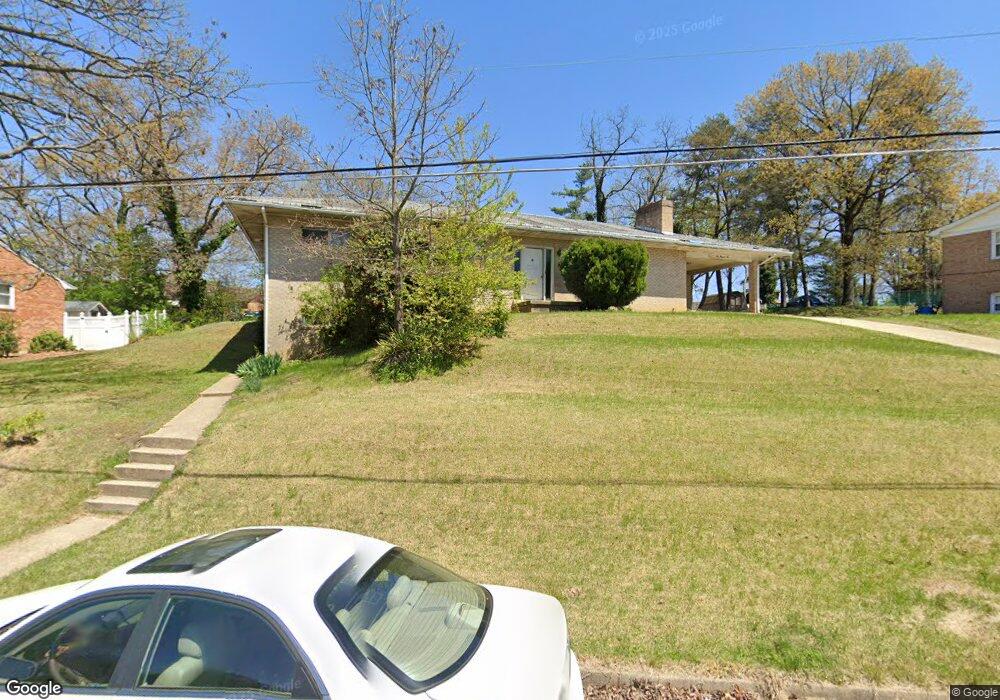 4010 Holly Tree Rd, Temple Hills, MD 20748 - photo 1