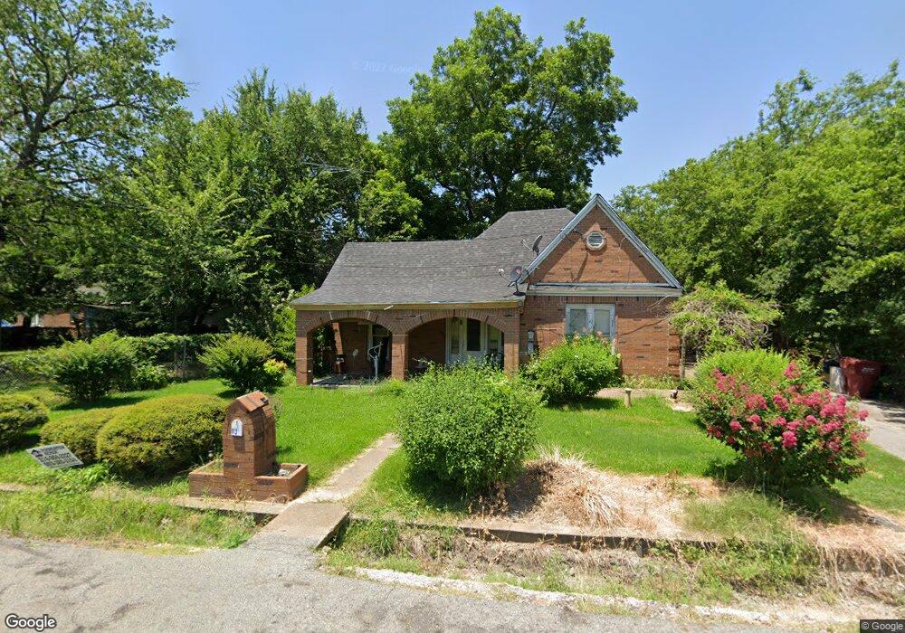 913 Poplar St, Bonham, TX 75418 - photo 1