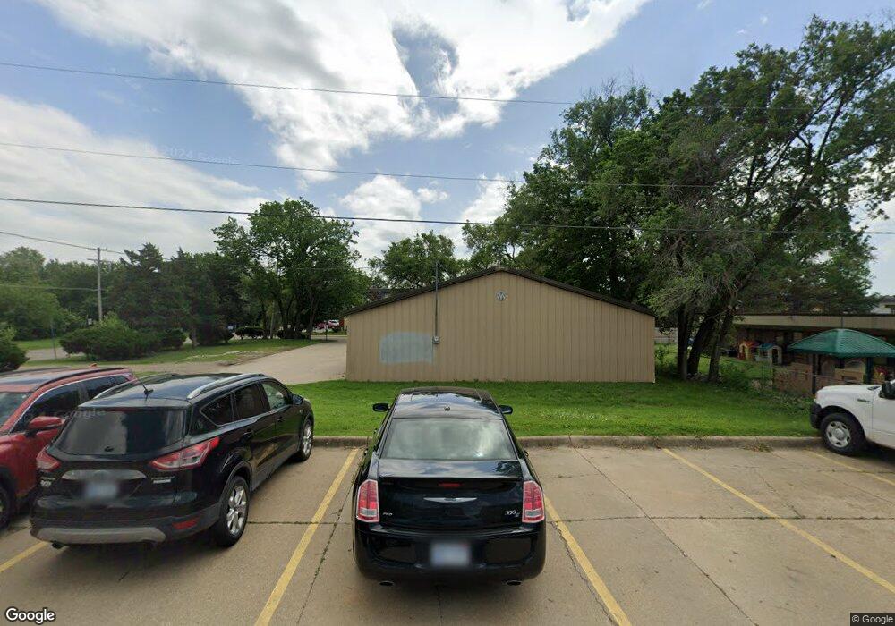 3715 SW Westview Ave, Topeka, KS 66611 - photo 1