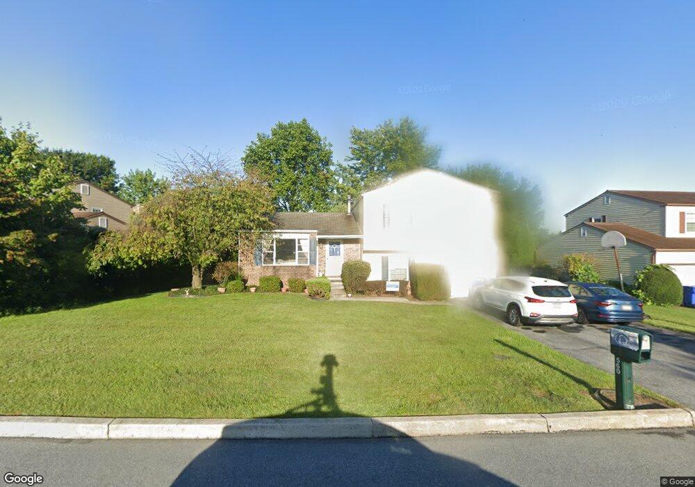 560 Harvest Dr, Harrisburg, PA 17111 - photo 1