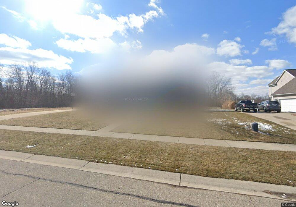 1067 Gale Winds Ct, Davison, MI 48423 - photo 1