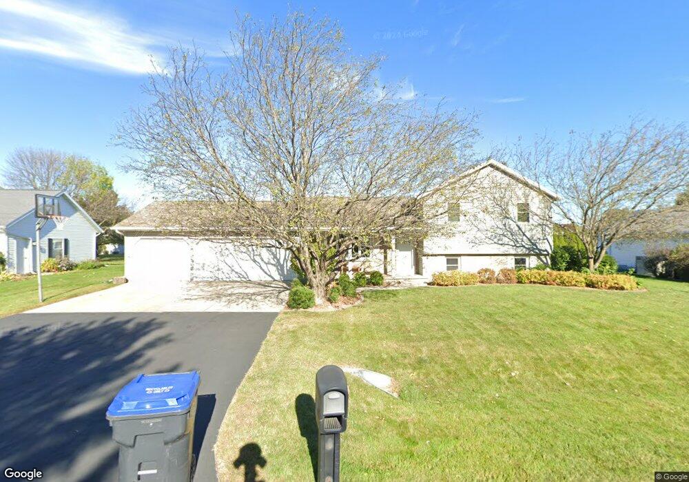 W2958 Farmstead Dr, Appleton, WI 54915 - photo 1