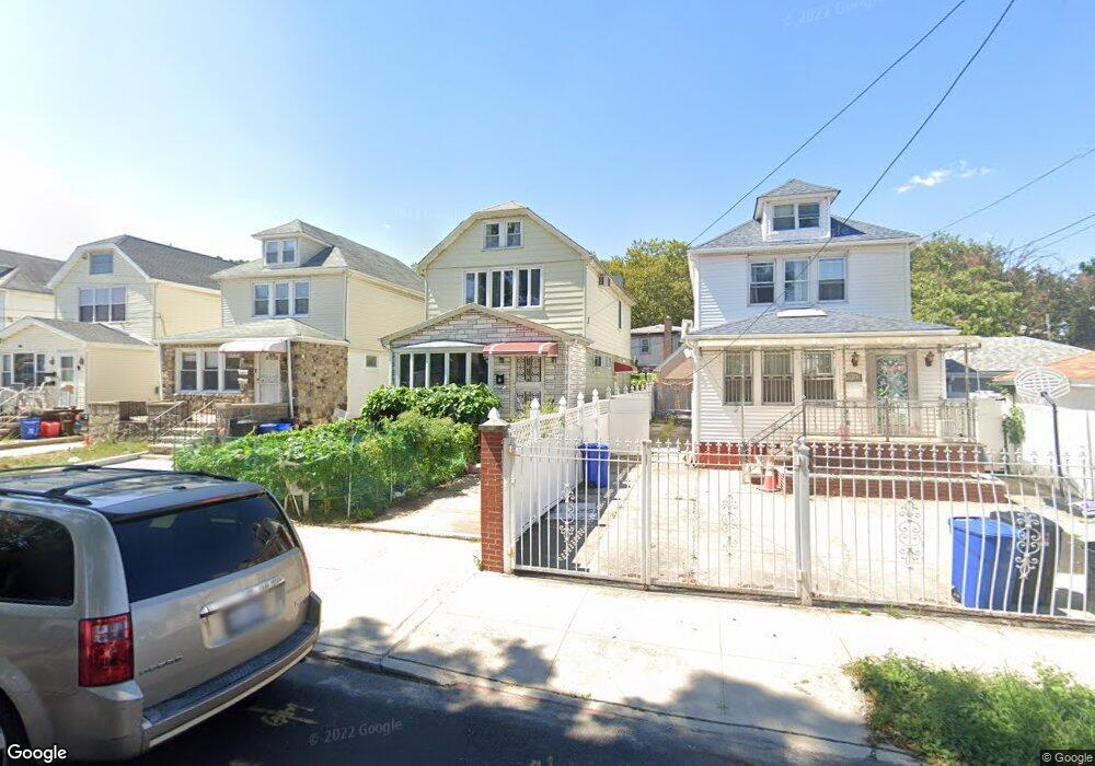 7716 169th St, Fresh Meadows, NY 11366 - photo 1