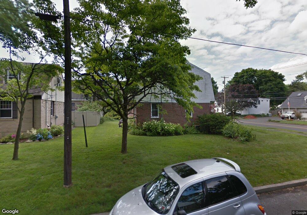 43 S Pine Creek Ct, Fairfield, CT 06824 - photo 1