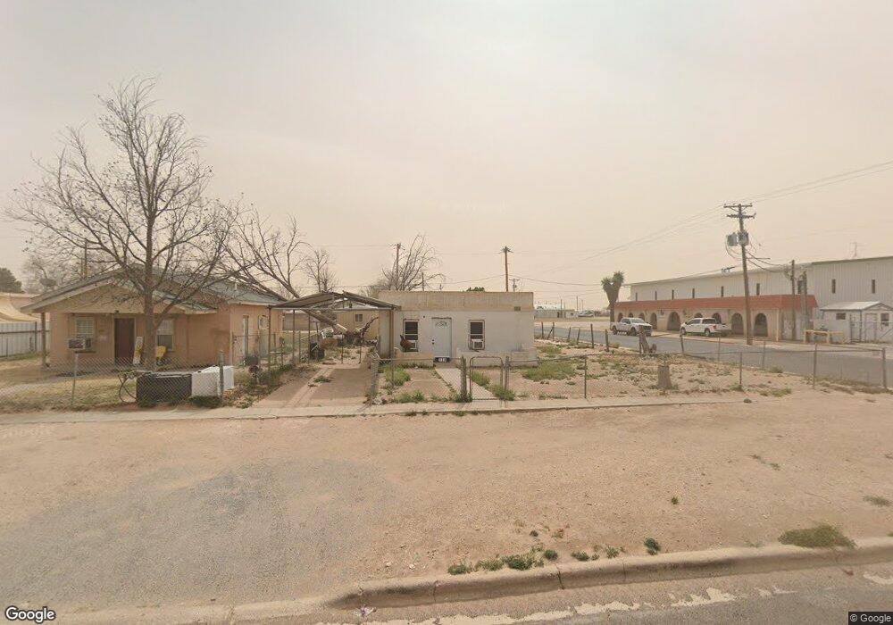 513 W Scharbauer St, Hobbs, NM 88240 - photo 1